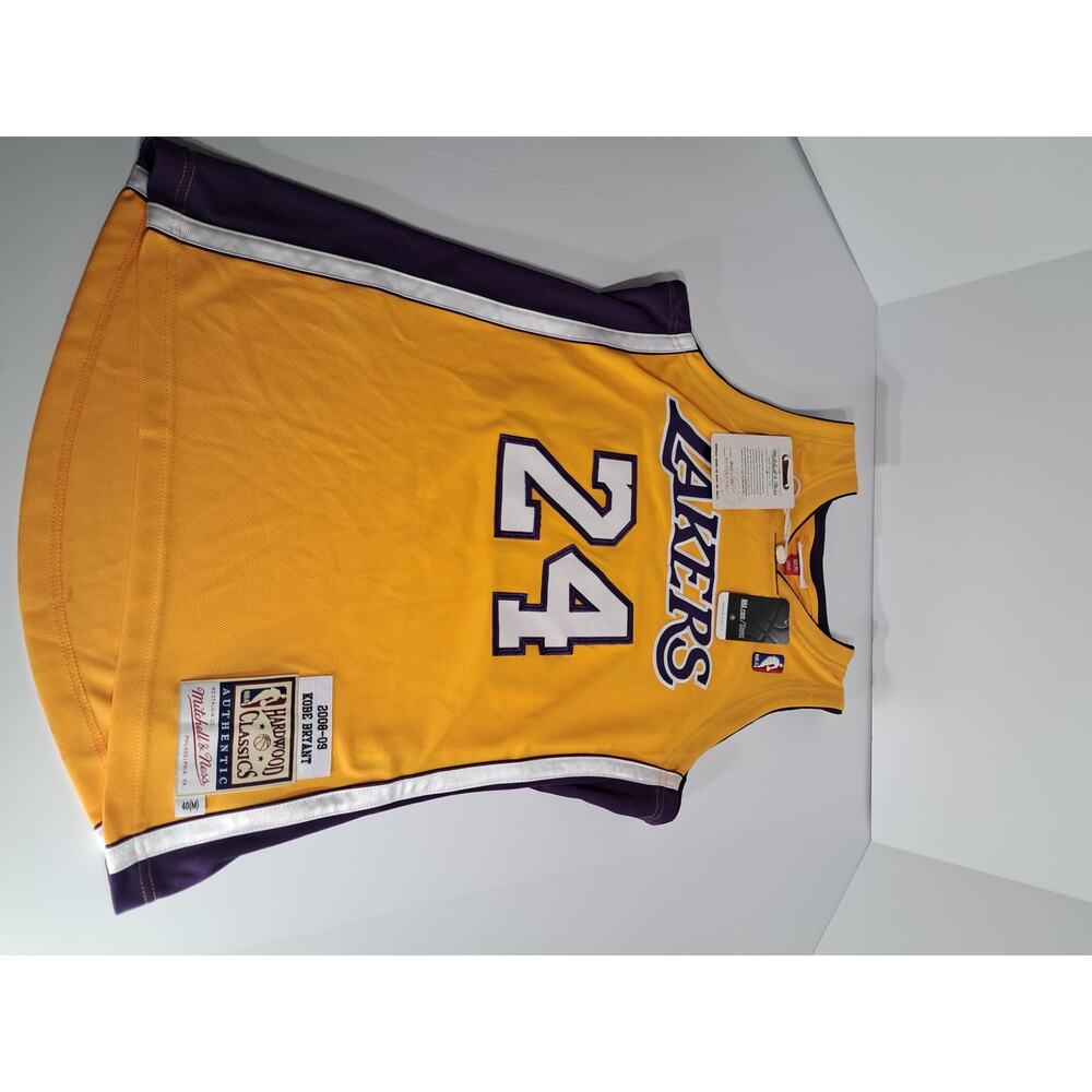 Los Angeles Lakers Kobe Bryant 2009 Jersey Mitchell & Ness No.24  Yellow  Medium